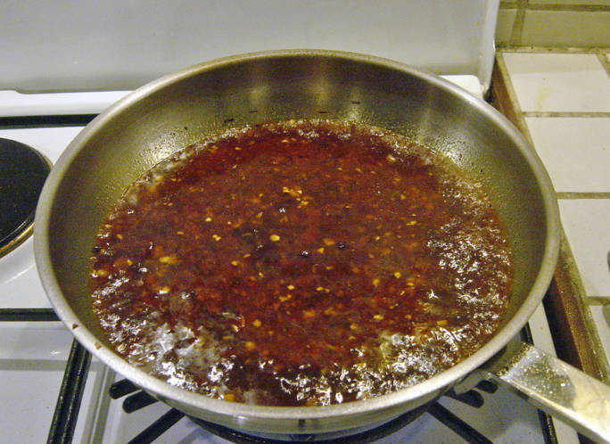 Add water to a boil, and add cooking wine, soy sauce, sugar, and salt to adjust the taste.