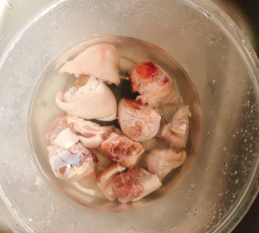 Wash the pork feet to remove blood